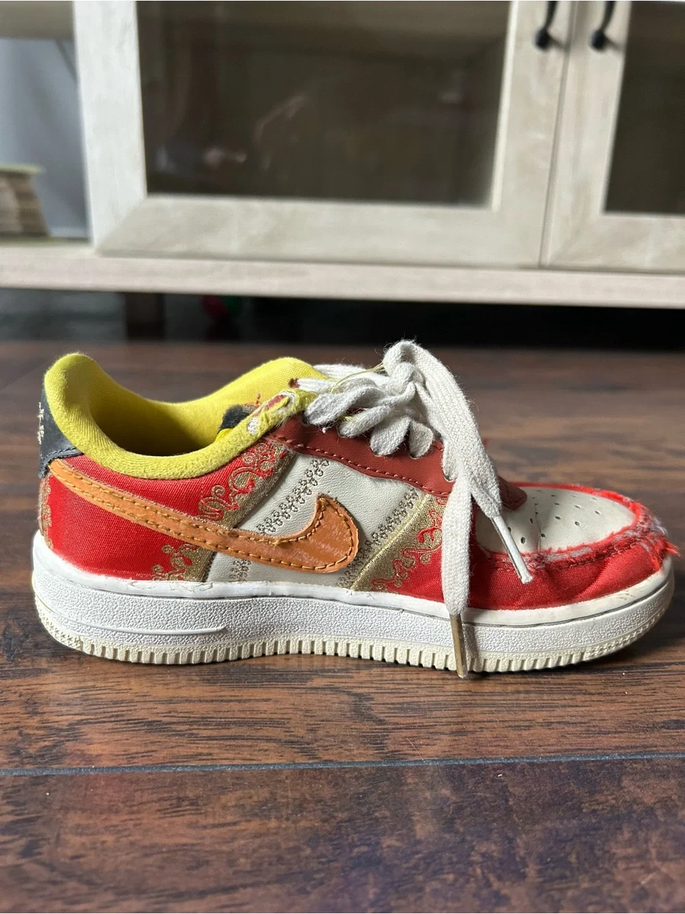Nike Kids Red and Cream Low-Top Sneakers